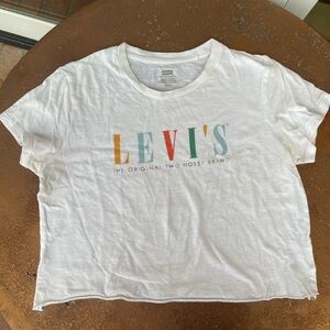 Levi’s cropped t-shirt